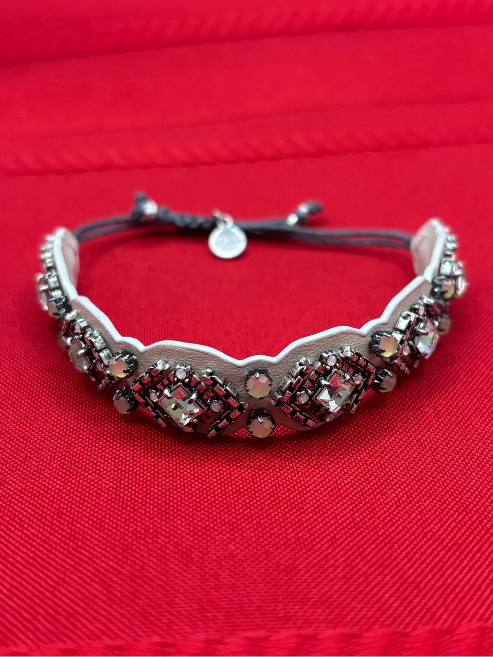 EUC Stella & Dot Chiara Bracelet White Leather Rhinestone Sparkle Adjustable